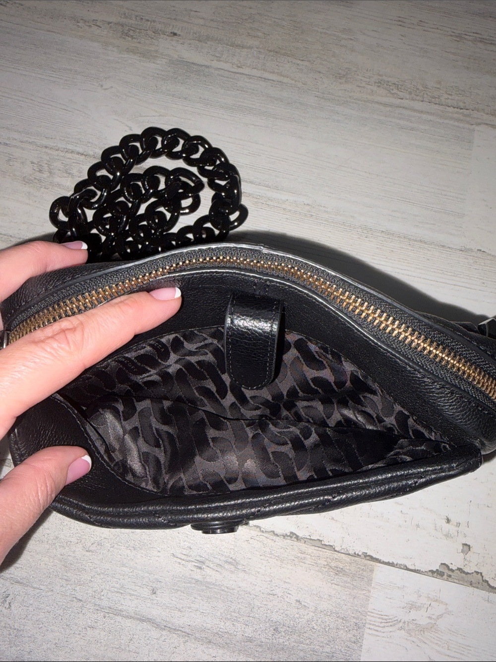 Rebecca Minkoff Black Quilted Leather Crossbody with Chunky Chain - Picture 5 of 11